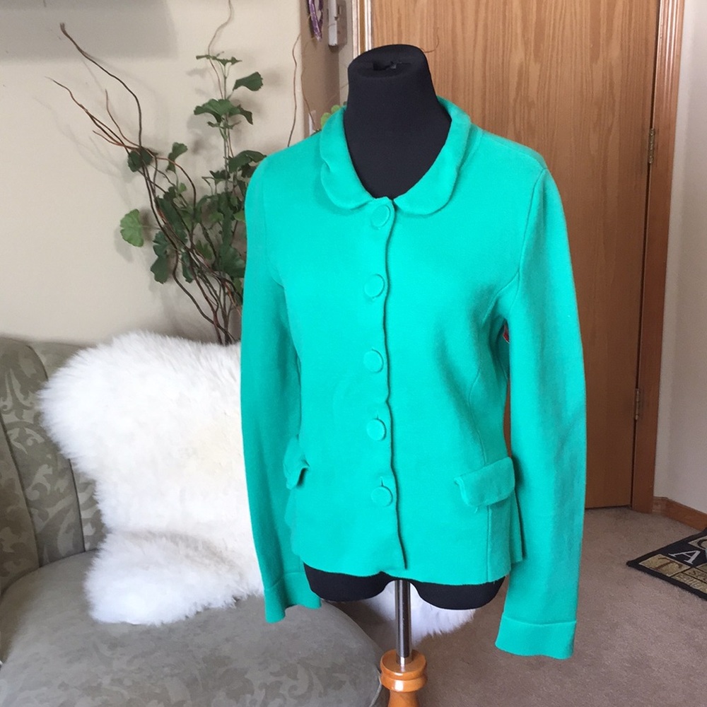 Get your green on! Kelly green heavy knit cardigan